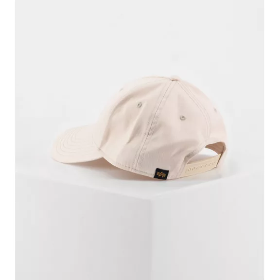 Alpha Cap - jet stream white
